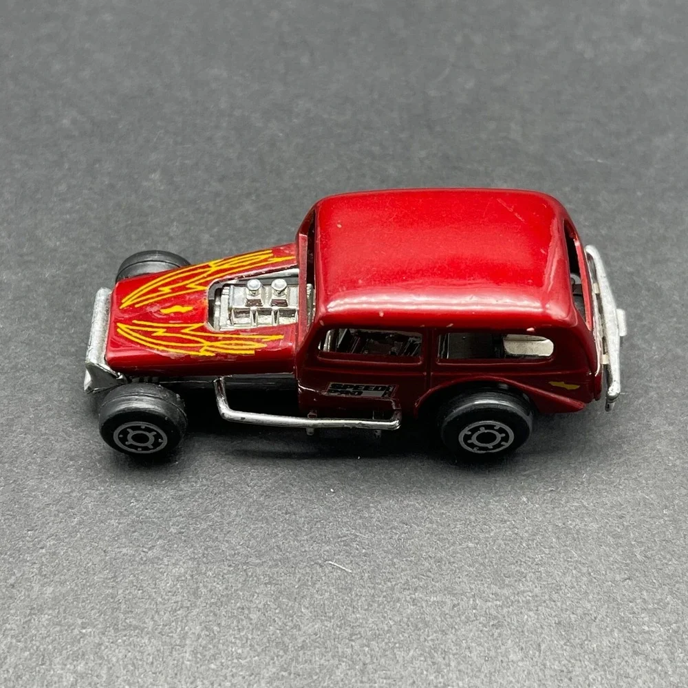 Zee Toys 1935 '35 Chevy‎ Modified Dirt Track Race Car Red Graphics Diecast 1/64